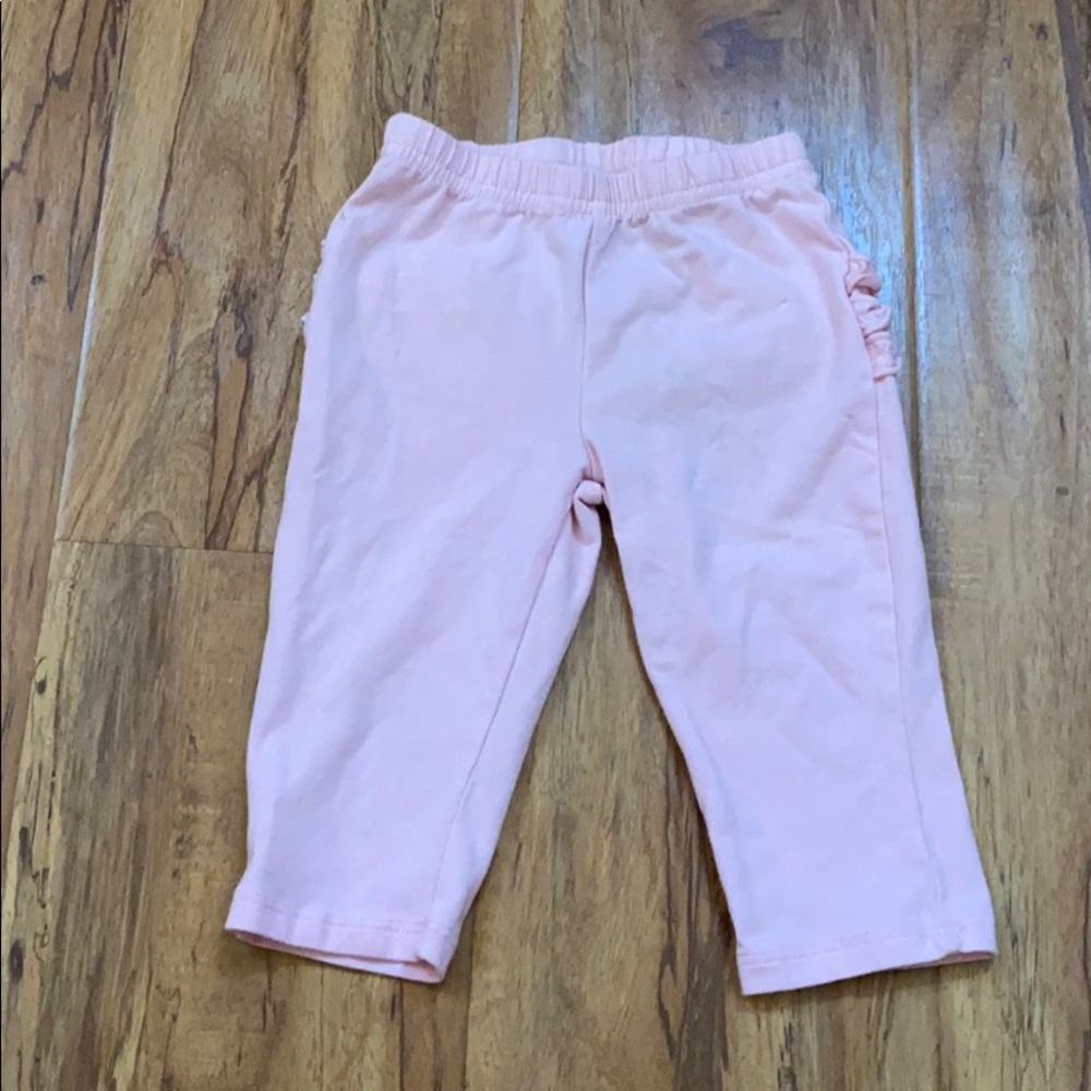 ✨NWOT Infant Ruffle Bottom Pants! ✨ - Picture 2 of 5
